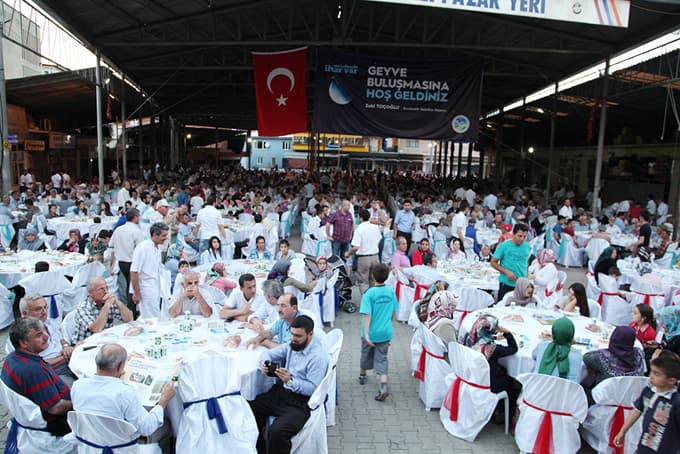 Geyve, huzur sofralarında buluştu