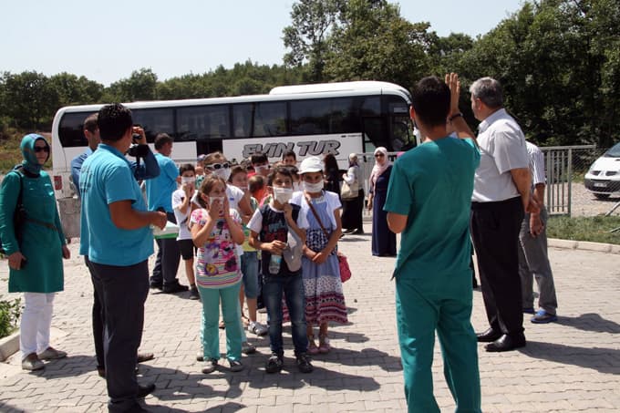 Bilgievi öğrencileri barınakta