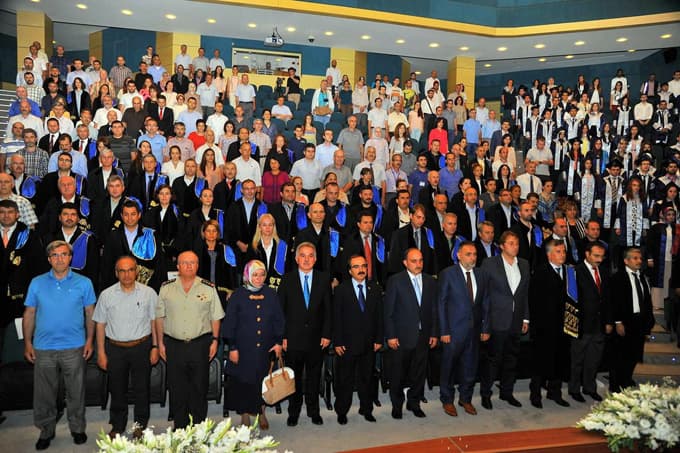 SAÜ'de bölüm birincileri ödüllendirildi