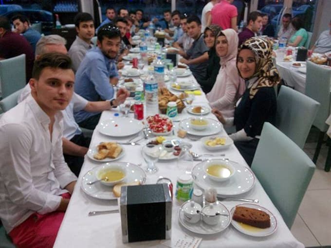 Genç girişimciler iftarda buluştu