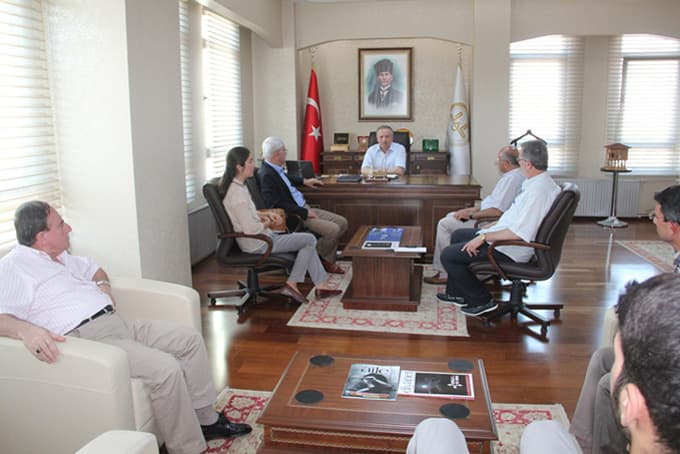 Ak Parti Adapazarı İlçe Başkanlığı'ndan Ramazan ziyareti