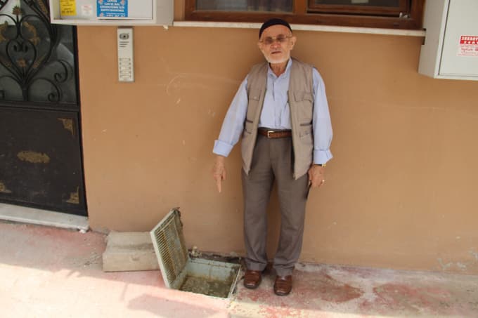 Lağım sıkıntısı vatandaşı canından bezdirdi