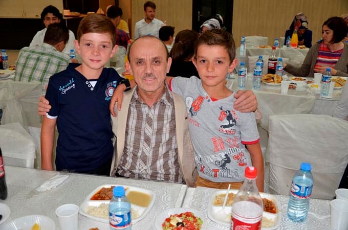 Erenler'de Dünya Yetimler Günü iftarı
