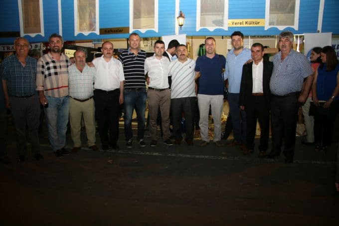 YKD standını gezip, destek sözü verdiler