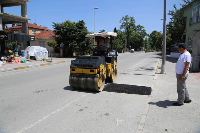 Sapanca Belediyesi asfalt çalışmalarını hızlandırdı