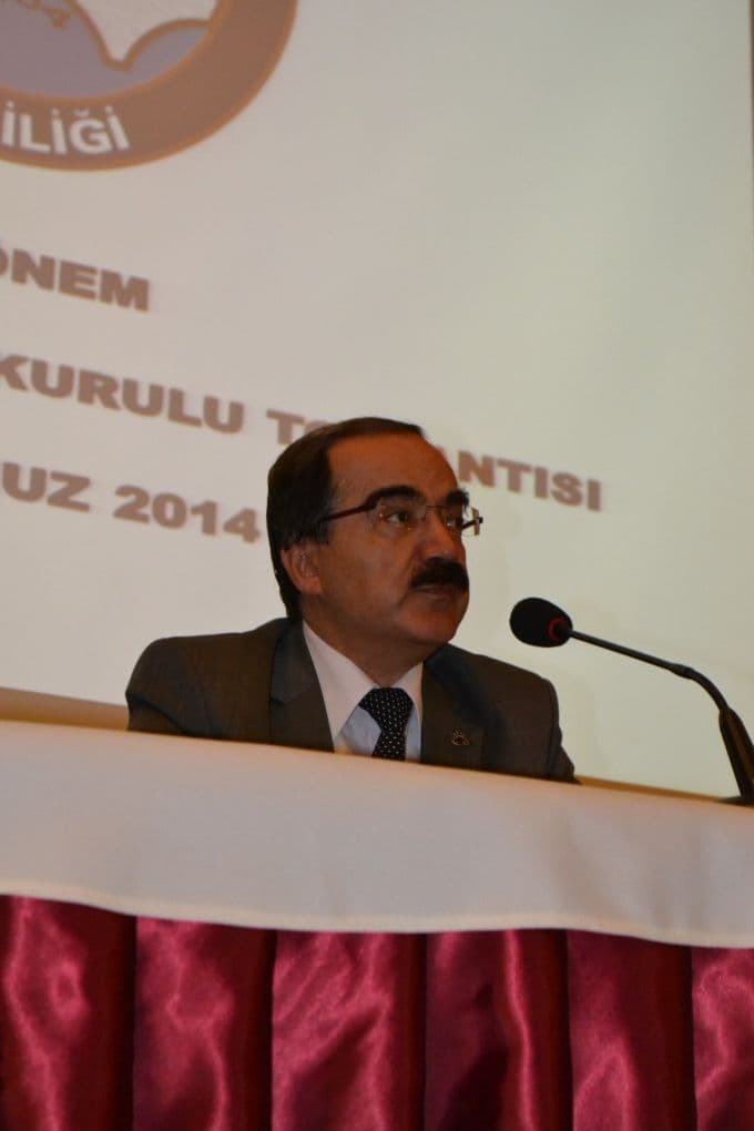 Salondaki klimaların çalışmaması Vali Coş'u kızdırdı