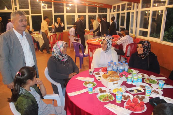 Ferizli Ak Parti Teşkilatı iftarda buluştu