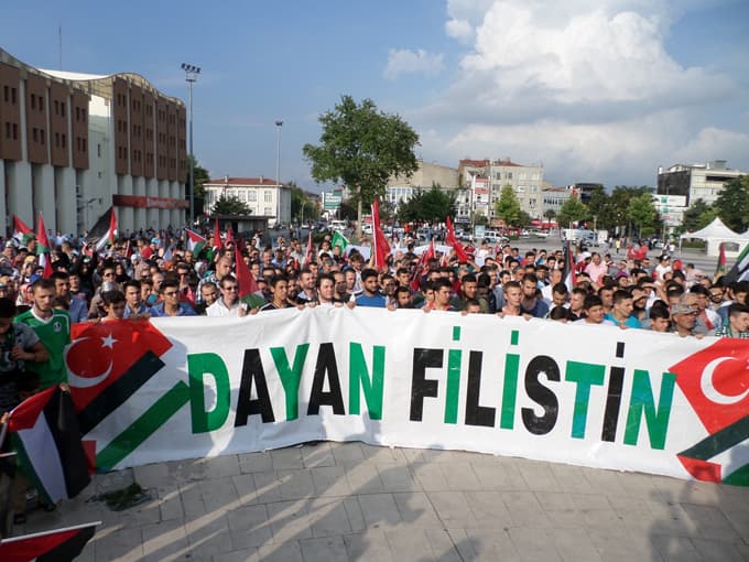 Çark Caddesi'nde İsrail, protesto edildi