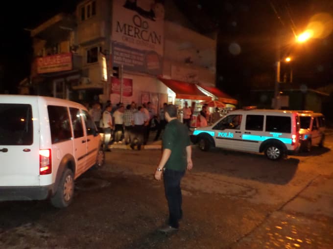 Yenigün Mahallesi'nde bıçaklı kavga: 1 yaralı