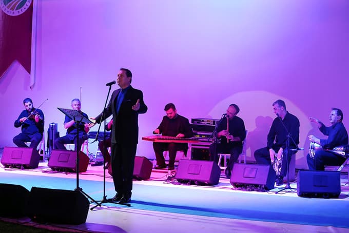 Ahmet Özhan sevenleriyle bir araya geldi