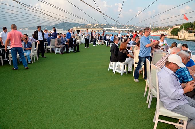 Erenler Belediyesi'nden Boğaz'da iftar programı