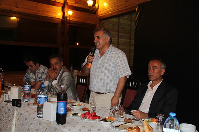 Başkan İnci, mahalle sakinleriyle iftarda bir araya geldi