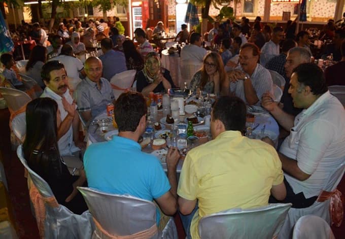 Sakarya AFAD çalışanları iftarda bir araya geldi