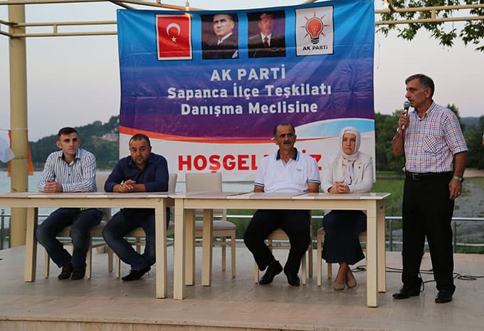 Ak Parti Sapanca Teşkilatı iftarda bir araya geldi