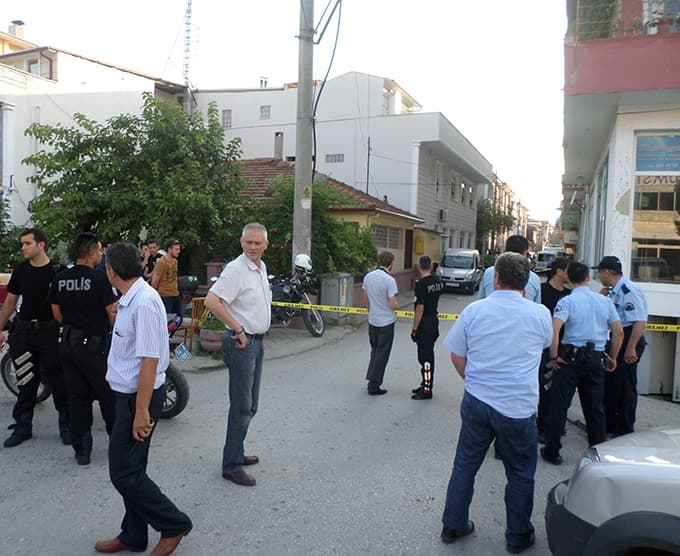 Vatandaşlardan 'aracın altına bomba yerleşti' paniği
