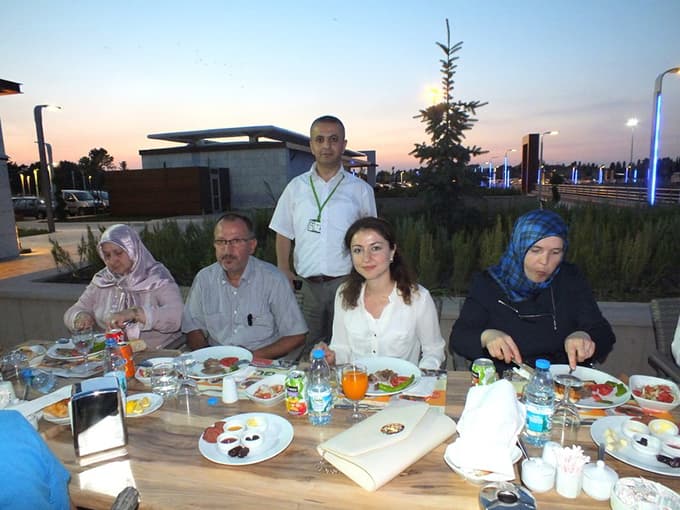Engelliler Derneği Sakarya Park'ta iftar düzenledi