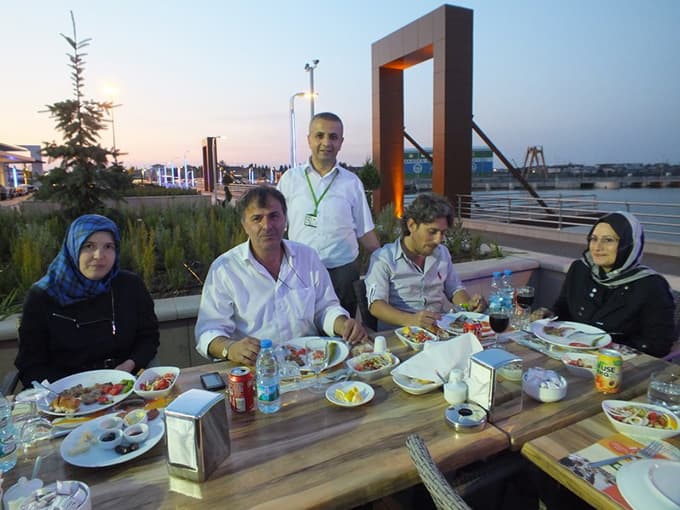 Engelliler Derneği Sakarya Park'ta iftar düzenledi