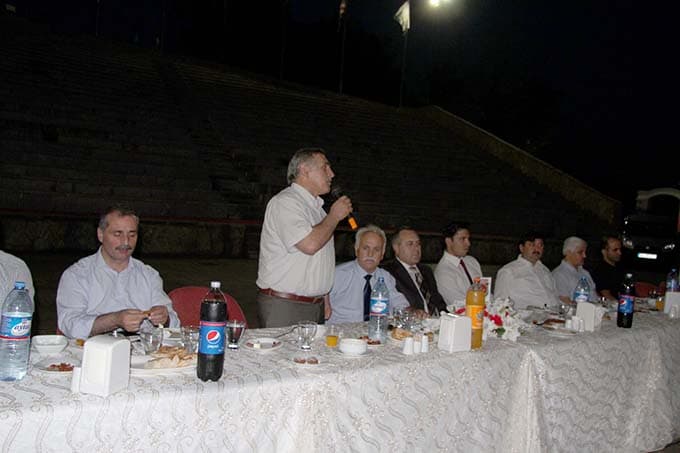 Hendek Belediyesi şehit ve gazi ailelerine iftar verdi