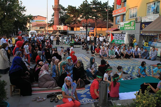 Sapanca'da İsrail protesto edildi