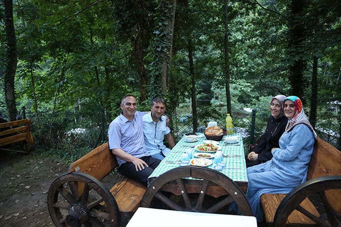 Başkan Yılmazer Belediye Meclis Üyeleri'ne iftar verdi