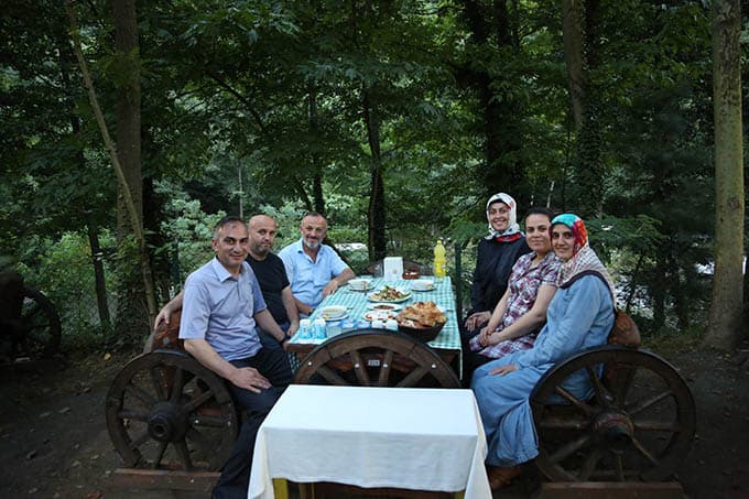 Başkan Yılmazer Belediye Meclis Üyeleri'ne iftar verdi