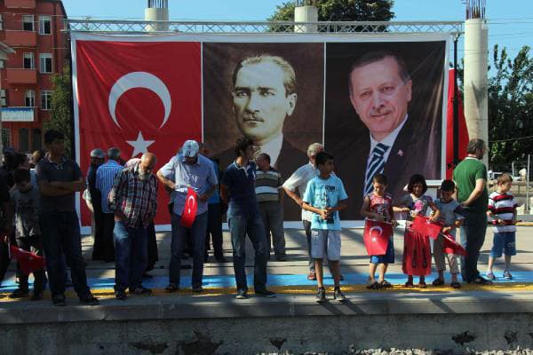 Başbakan'ın bulunduğu Yüksek Hızlı Tren Sakarya'da durmadı