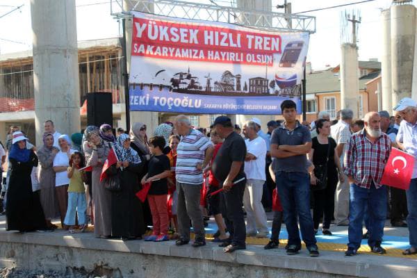 Başbakan'ın bulunduğu Yüksek Hızlı Tren Sakarya'da durmadı