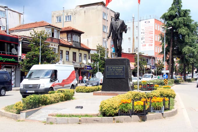 Hendek caddeleri çiçekleniyor