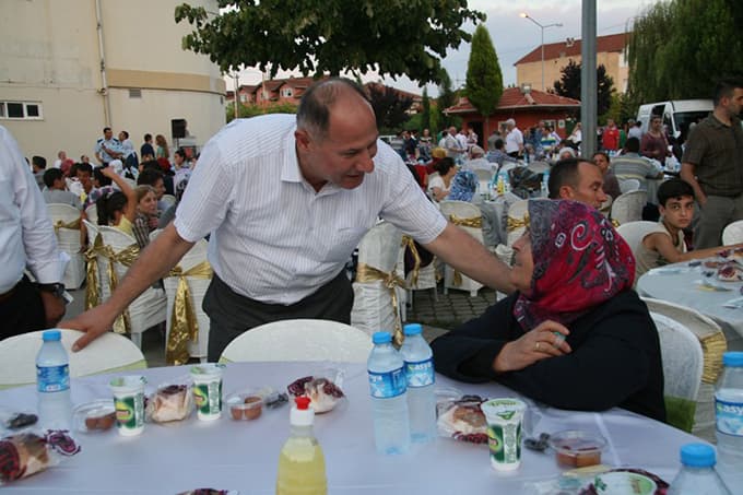 Adapazarı Belediyesi'nin son iftarı Yenigün'deydi