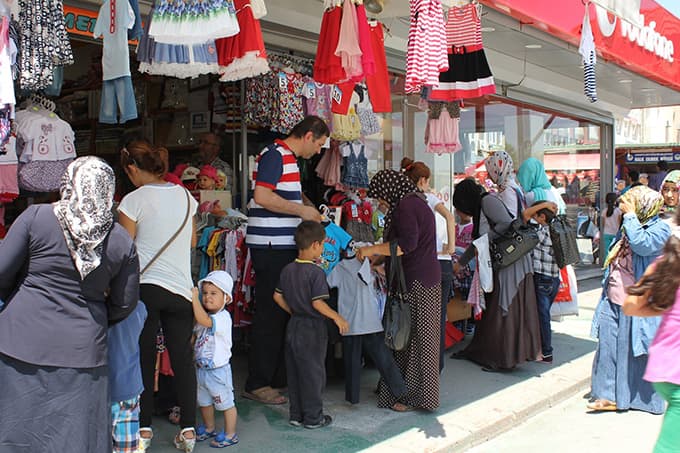 Çarşıya bayram bereketi geldi