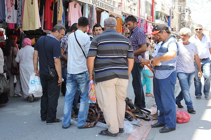 Çarşıya bayram bereketi geldi