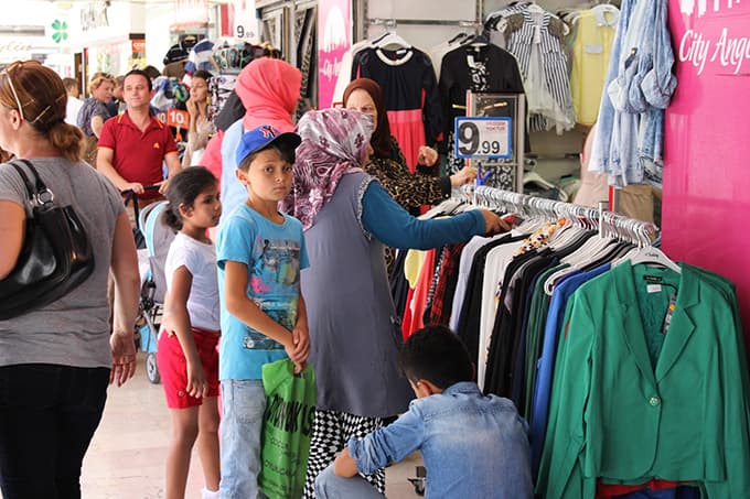 Çarşıya bayram bereketi geldi