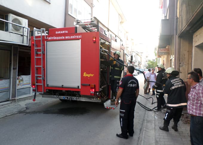 Boş binada çıkan yangın söndürüldü