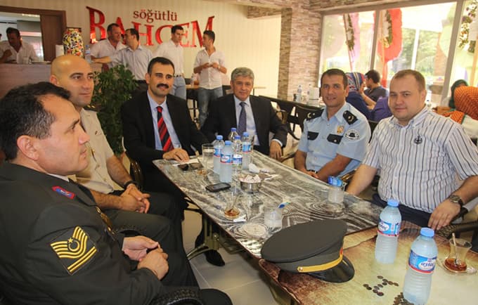 Söğütlü'de bayramlaşma töreni gerçekleşti