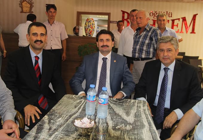 Söğütlü'de bayramlaşma töreni gerçekleşti