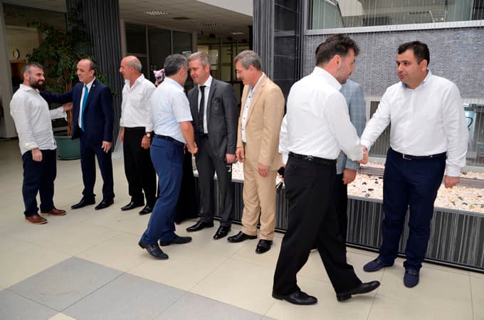 Erenler Belediyesi'ndeki bayramlaşma programı gerçekleşti