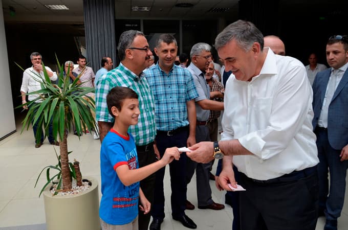 Erenler Belediyesi'ndeki bayramlaşma programı gerçekleşti