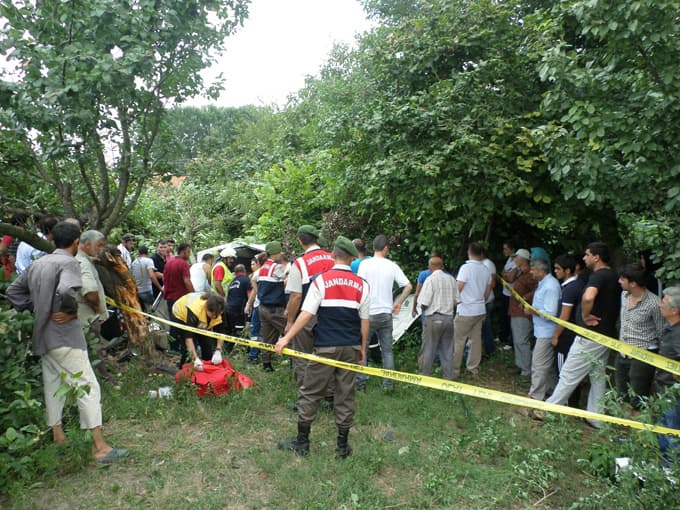 Araç şarampole uçtu: 2 yaralı
