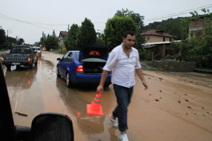 Sapanca sağanak yağmura teslim oldu