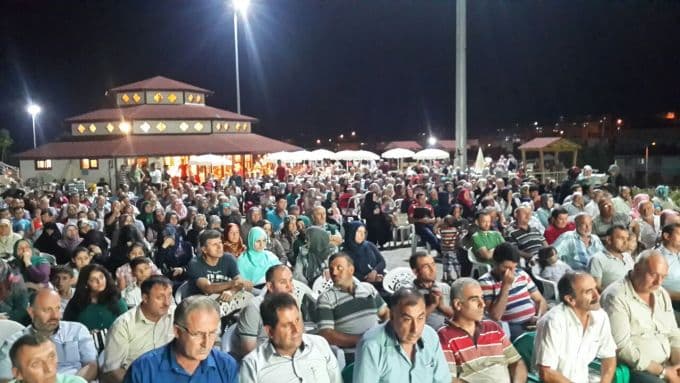 Ferizli'de eller, Gazze için semaya açıldı