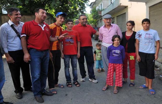 Sezgin Tanrıkulu mevsim işçileri için Sakarya'ya geldi