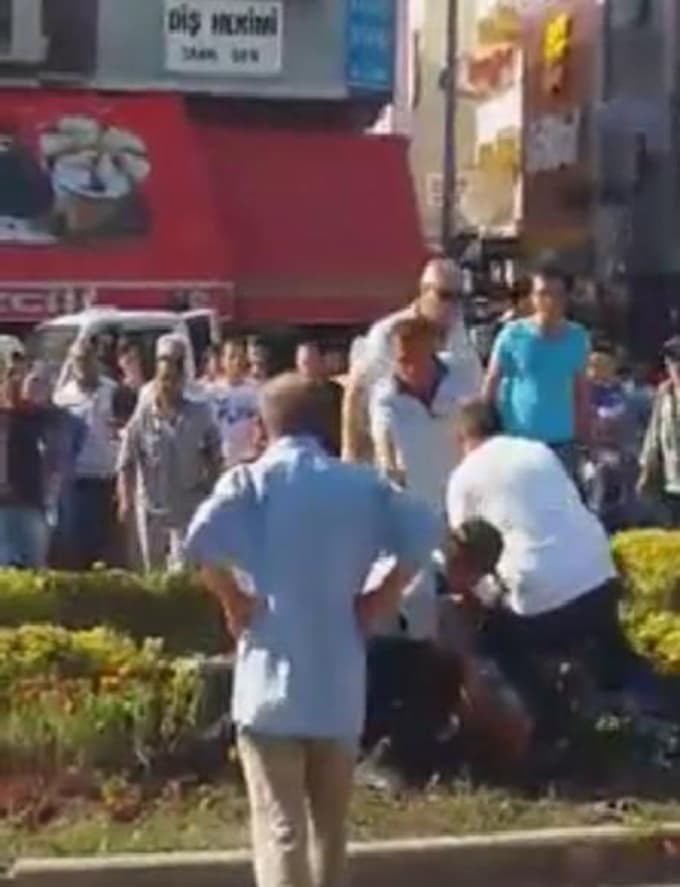 Bir baba  kızı için kendini yakmak istedi