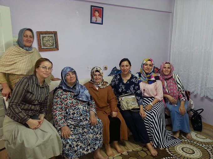 Ferizli Ak Parti Kadın Kolları'nın yoğun temposu sürüyor