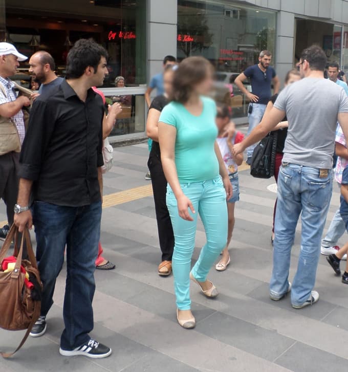Çark Caddesi'nde hırsızlık yaptılar ama fazla kaçamadılar