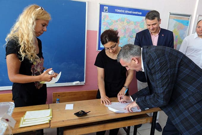 Şehrin protokolü sandık başına gitti