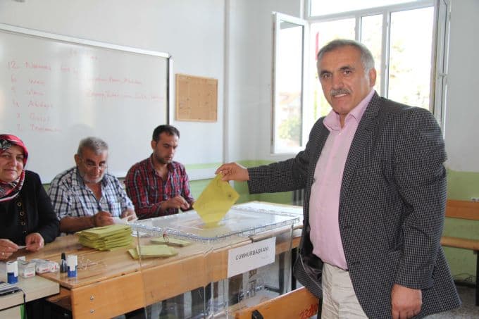 Şehrin protokolü sandık başına gitti