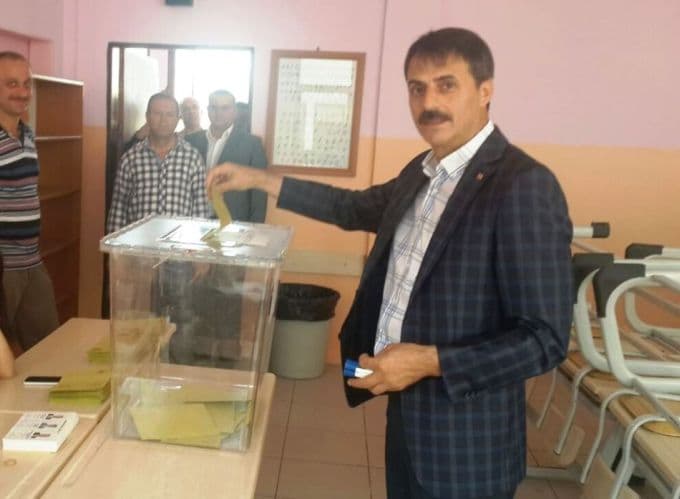 Şehrin protokolü sandık başına gitti
