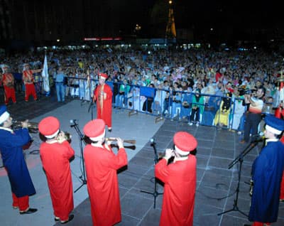 <p align="center"><strong><font face="verdana,geneva" size="2">B&uuml;y&uuml;kşehir Belediyesi Mehter Takımı, Kent Meydanı&rsquo;nda olmaya devam edecek.<br /></font></strong></p>