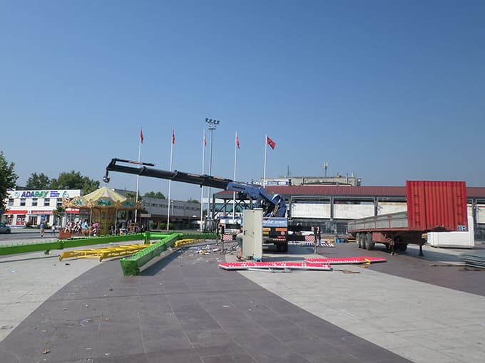 Kent Meydanındaki lunapark şenliği kaldırıldı