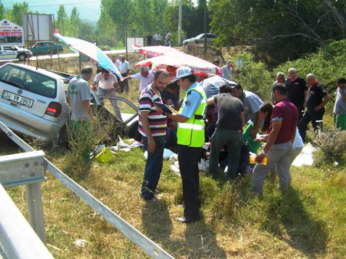Taraklı'da trafik kazası: 5 yaralı!